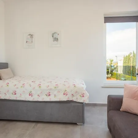 Daire Apartments Sunrise & Sky View *